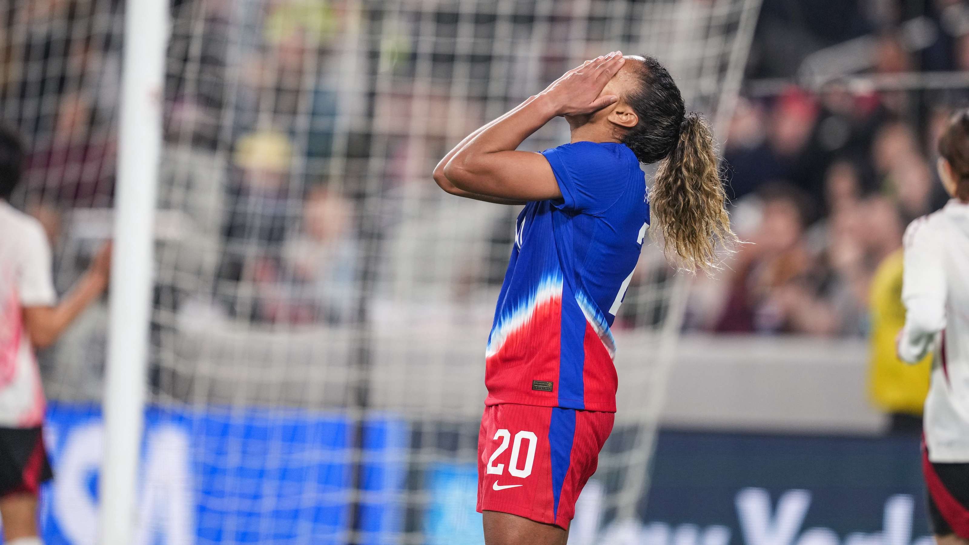 她在過往比 她在過往比