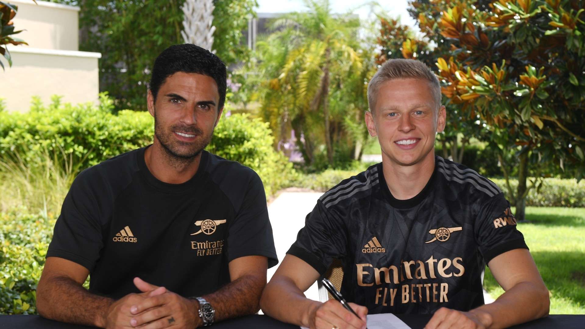 展现了他在 展现了他在